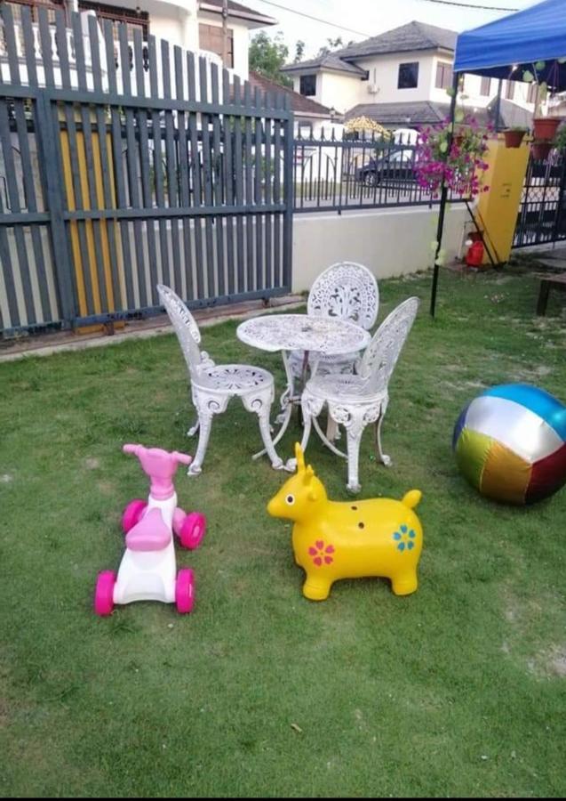 Che Na Homestay Pontian Pontian Kecil Exterior foto